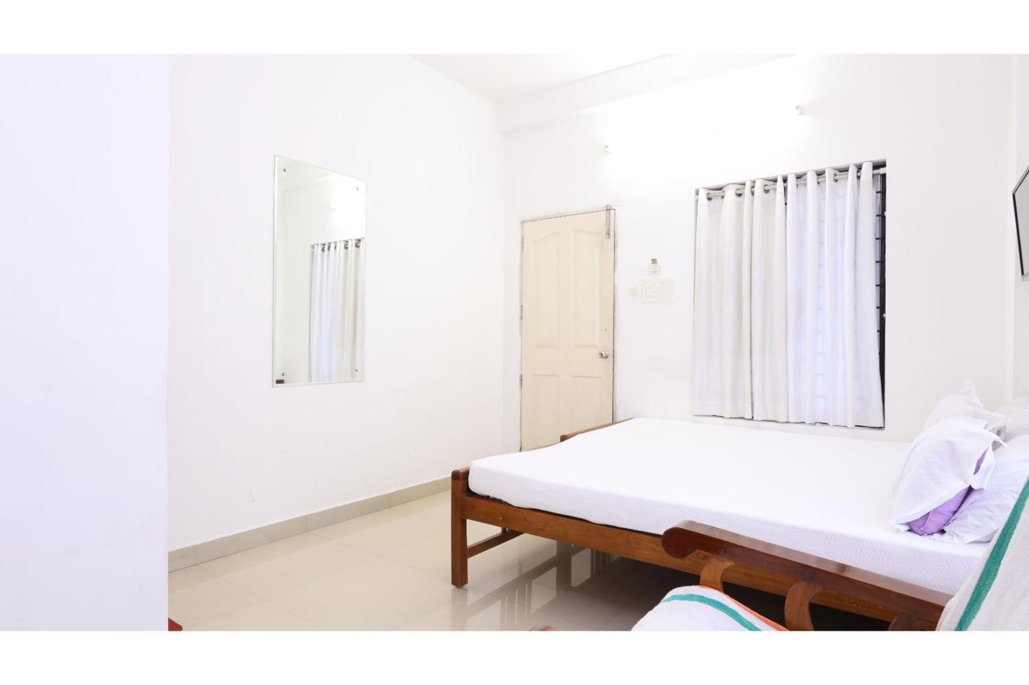 SPOT ON 45361 Ar Square Thrissur Exterior foto