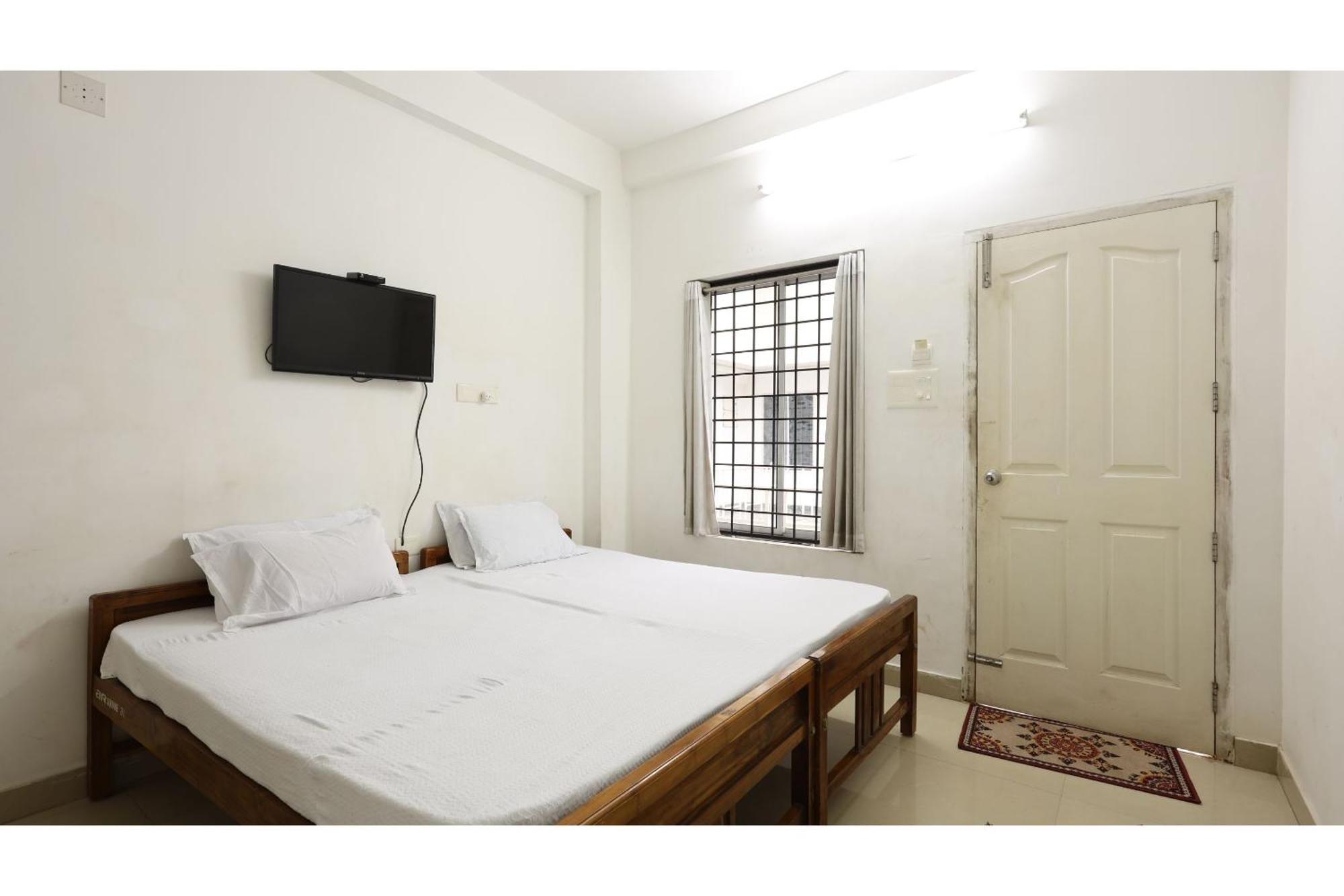 SPOT ON 45361 Ar Square Thrissur Exterior foto